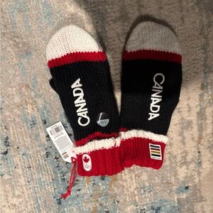 New Hudson Bay Team Canada Mittens